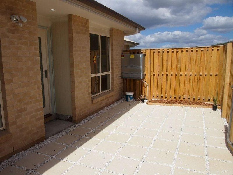 2/1 Nevron Drive, Bahrs Scrub QLD 4207