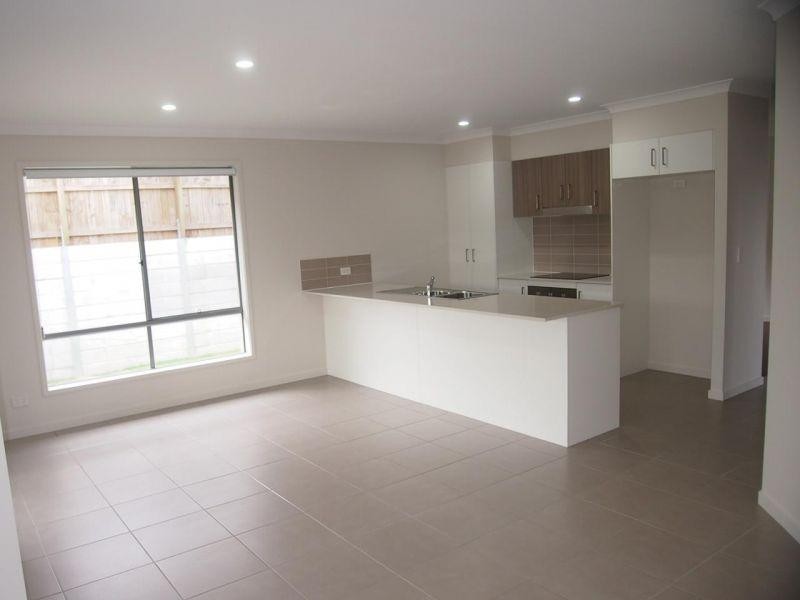 45 Willow Rise Drive, Waterford QLD 4133