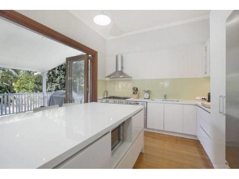 14 Macaulay Street, Coorparoo QLD 4151