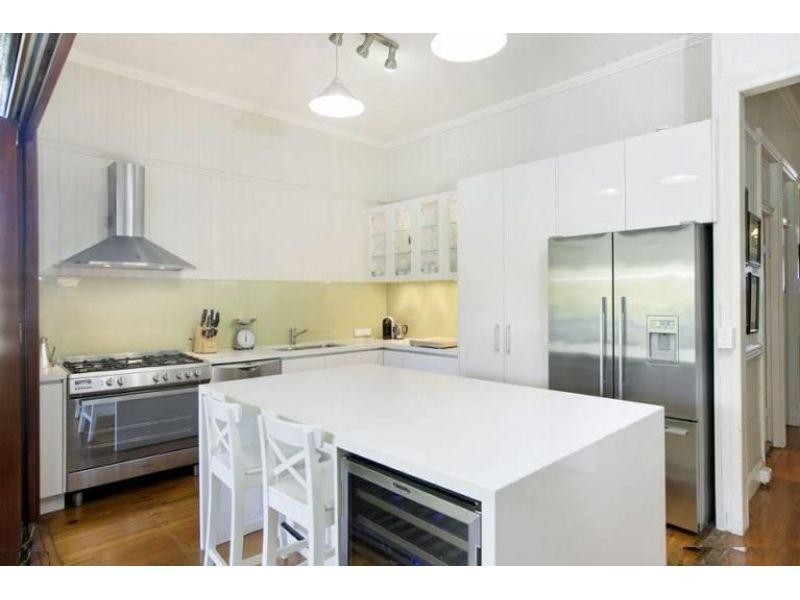 14 Macaulay Street, Coorparoo QLD 4151