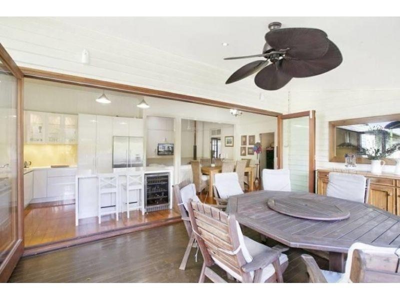 14 Macaulay Street, Coorparoo QLD 4151