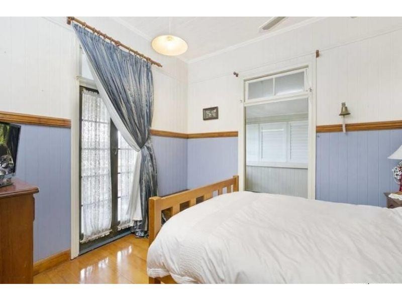 14 Macaulay Street, Coorparoo QLD 4151