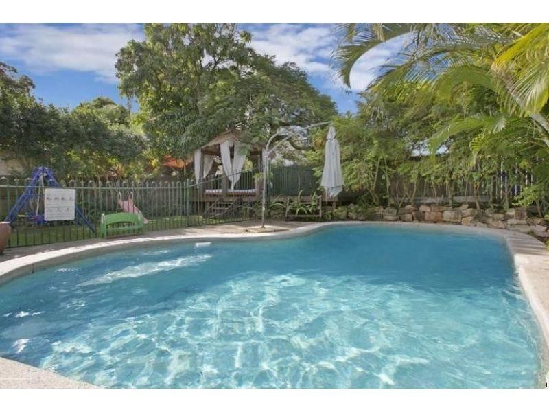 14 Macaulay Street, Coorparoo QLD 4151