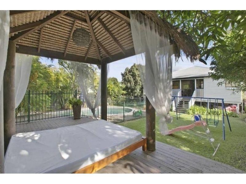 14 Macaulay Street, Coorparoo QLD 4151