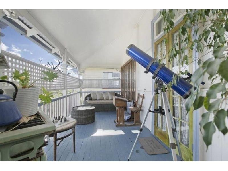 14 Macaulay Street, Coorparoo QLD 4151