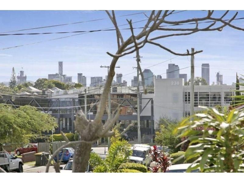 14 Macaulay Street, Coorparoo QLD 4151