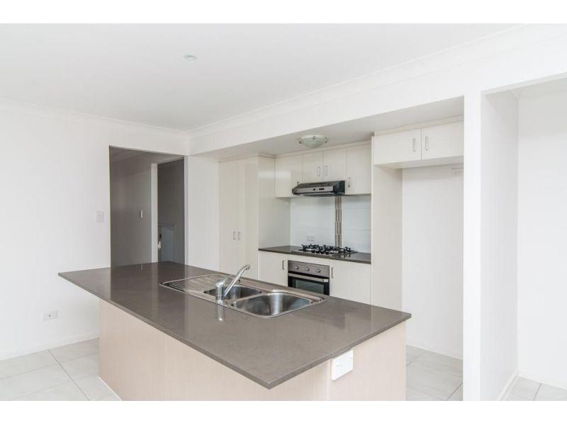 28 Willow Rise Drive, Waterford QLD 4133