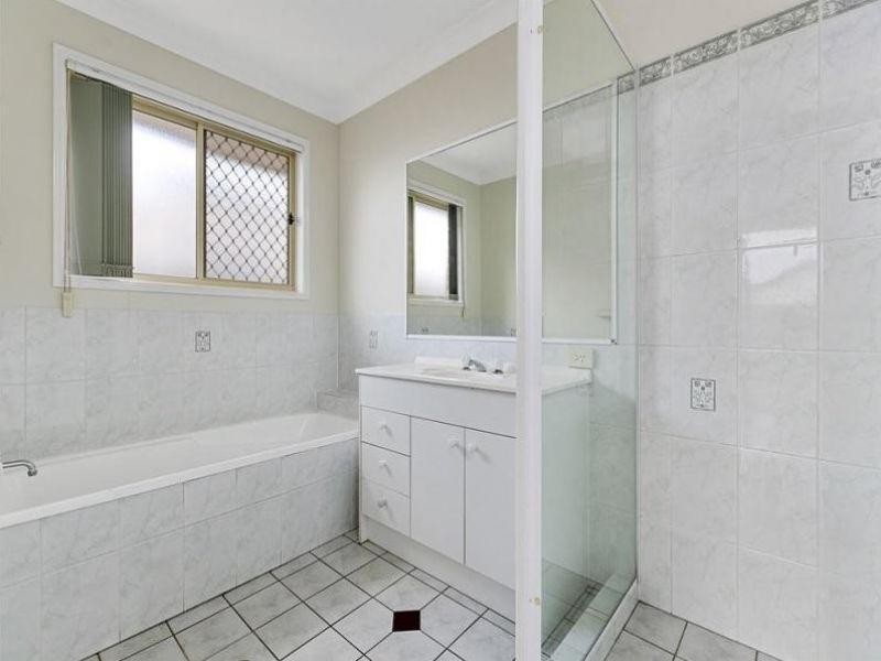 13 Woodrow Place, Marsden QLD 4132