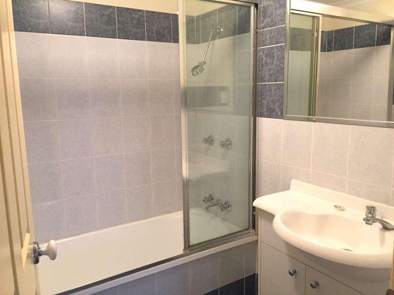 3/29 Crown Street, Holland Park West QLD 4121