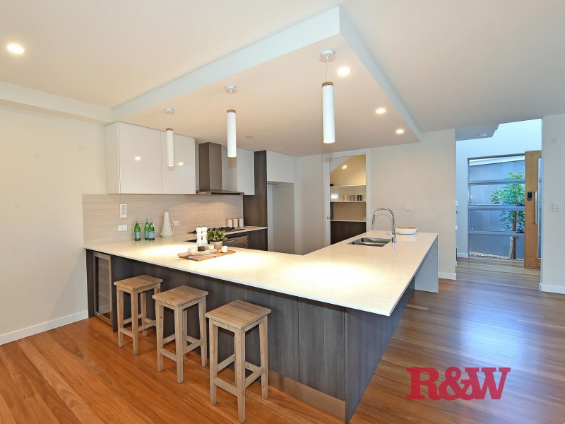 1/6 Nannygai Street, Noosaville QLD 4566