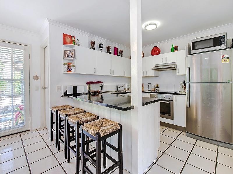 12 Robert Street, Noosaville QLD 4566