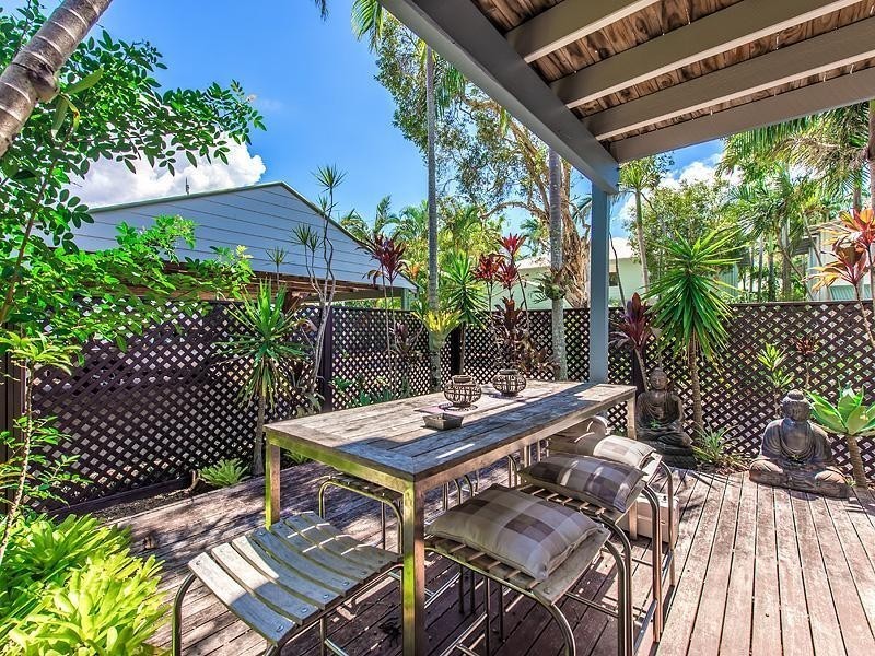 12 Robert Street, Noosaville QLD 4566