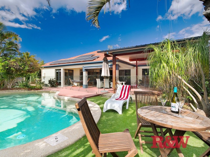 1 Moonbeam Crescent, Castaways Beach QLD 4567