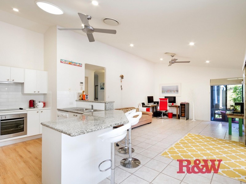 1 Moonbeam Crescent, Castaways Beach QLD 4567