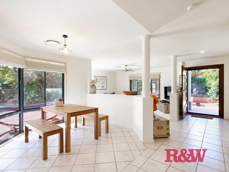 1 Moonbeam Crescent, Castaways Beach QLD 4567
