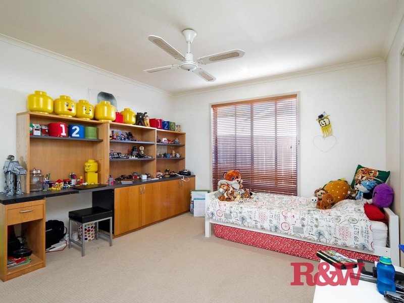 1 Moonbeam Crescent, Castaways Beach QLD 4567