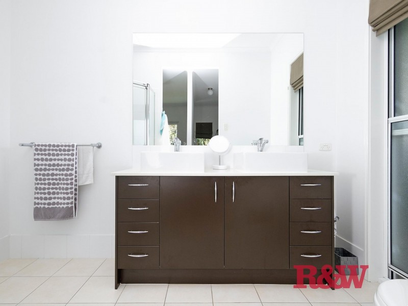 33 Jacksonia Place, Noosaville QLD 4566