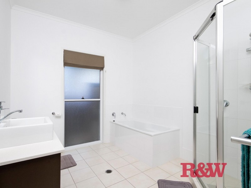 33 Jacksonia Place, Noosaville QLD 4566