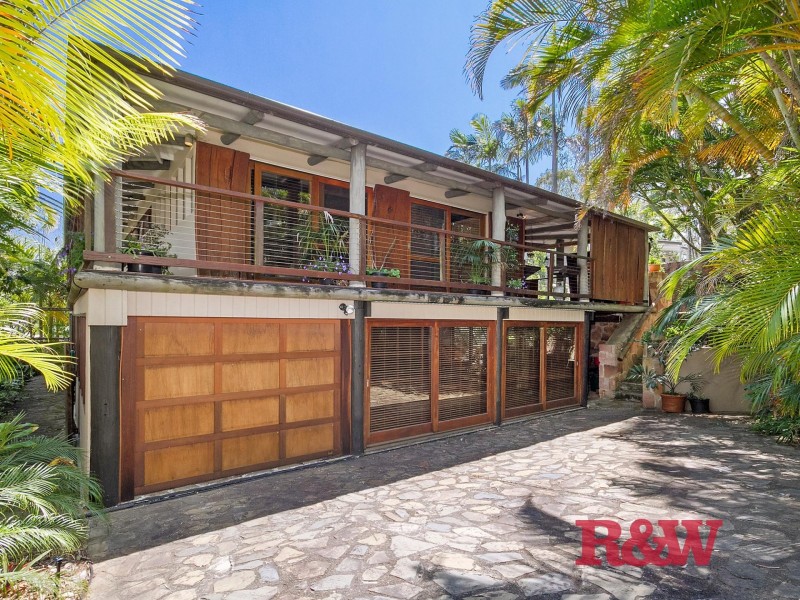 4 Nairana Rest, Noosa Heads QLD 4567