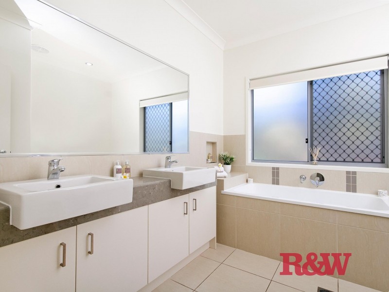 31 Jacksonia Place, Noosaville QLD 4566