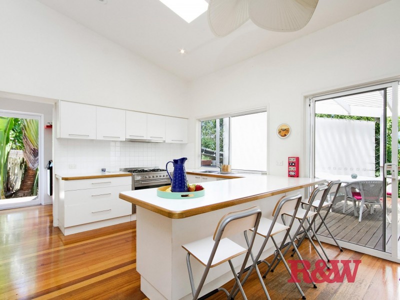 10 Moonare Crescent, Noosa Heads QLD 4567