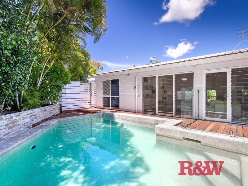 10 Moonare Crescent, Noosa Heads QLD 4567