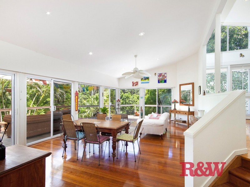 10 Moonare Crescent, Noosa Heads QLD 4567