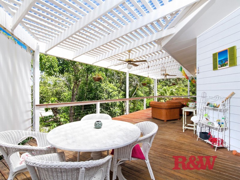 10 Moonare Crescent, Noosa Heads QLD 4567
