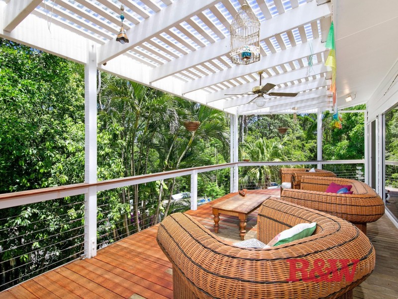 10 Moonare Crescent, Noosa Heads QLD 4567