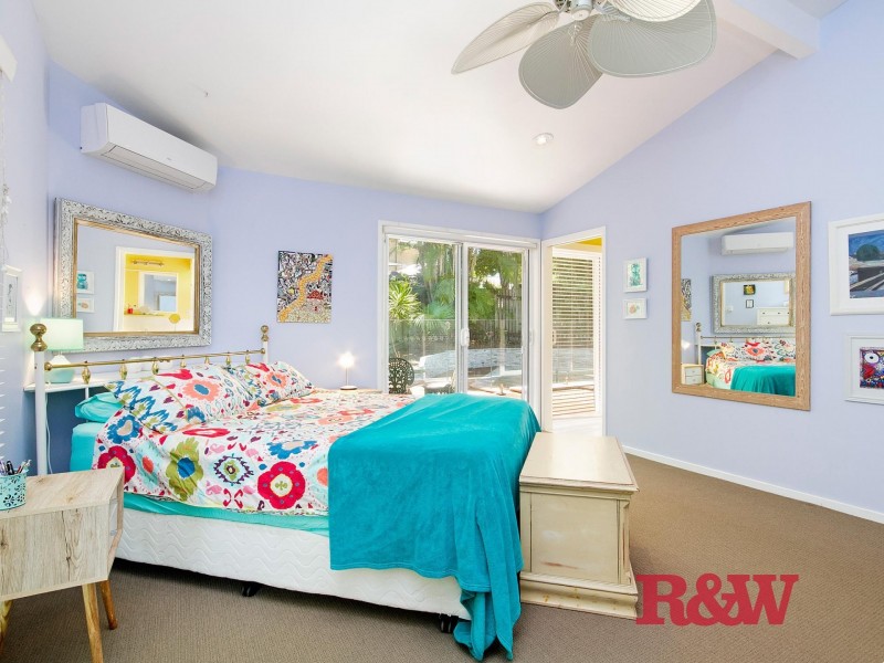 10 Moonare Crescent, Noosa Heads QLD 4567