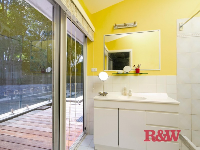 10 Moonare Crescent, Noosa Heads QLD 4567