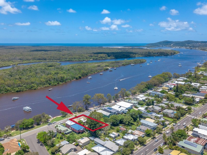 19 Hilton Esplanade, Tewantin QLD 4565