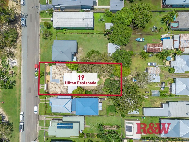 19 Hilton Esplanade, Tewantin QLD 4565