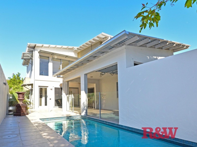 2/31 Nannygai Street, Noosaville QLD 4566