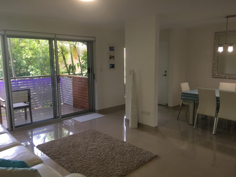 2/4 Bayview Road, Noosa Heads QLD 4567