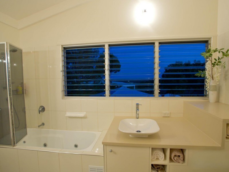 48 Nairana Rest, Noosa Heads QLD 4567