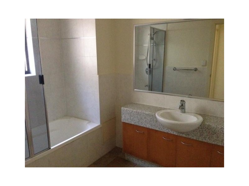 1/1-3 Tingira Crescent, Sunrise Beach QLD 4567