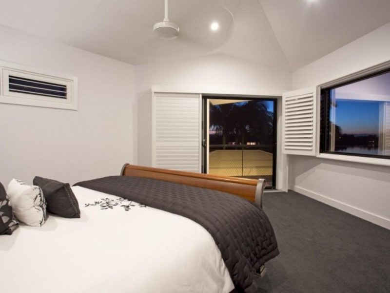 Noosa Waters QLD 4566