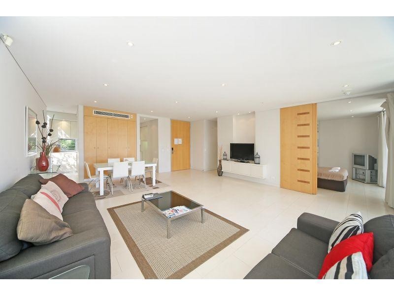 4/”The Rise” Noosa Drive, Noosa Heads QLD 4567