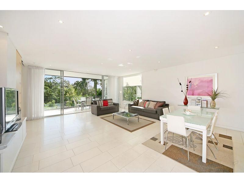 4/”The Rise” Noosa Drive, Noosa Heads QLD 4567