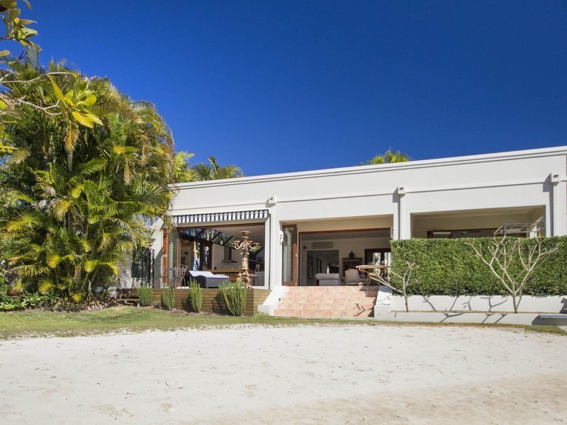 7 Dolphin Crescent, Noosa Heads QLD 4567