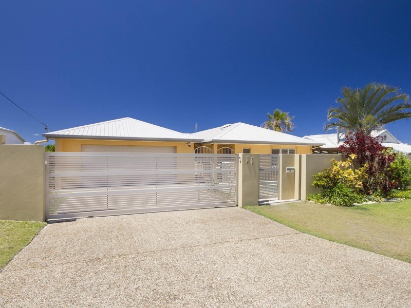 36 Southern Cross Parade, Sunrise Beach QLD 4567