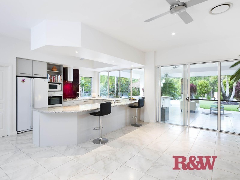 254 Illoura Place, Cooroibah QLD 4565