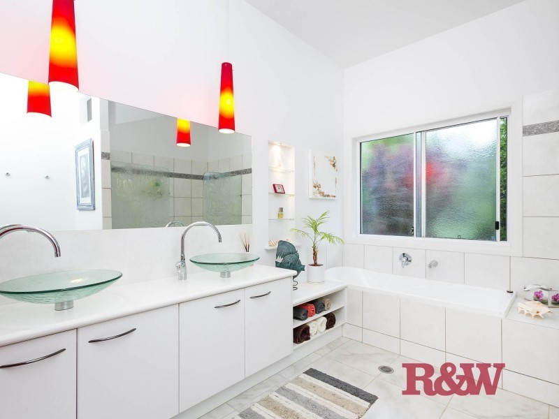 254 Illoura Place, Cooroibah QLD 4565