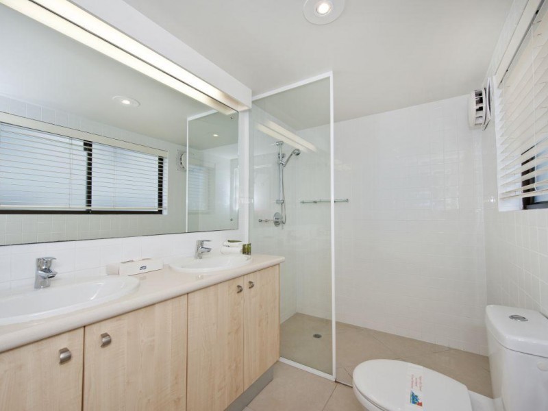 5/37 ‘La Mer’ Hastings Street, Noosa Heads QLD 4567