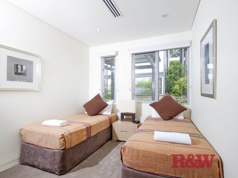 18/’The Rise’ 37 Noosa Drive, Noosa Heads QLD 4567