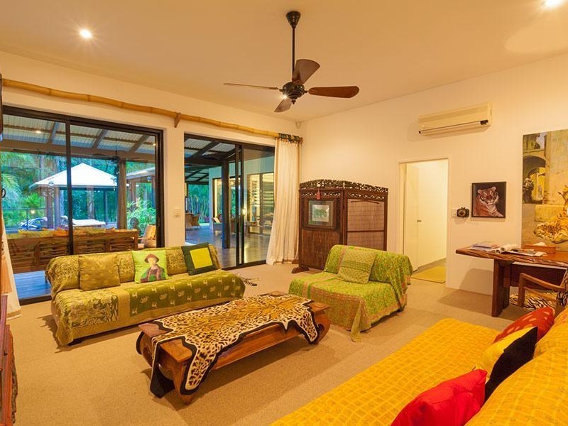 261 Dath Henderson Road, Tinbeerwah QLD 4563