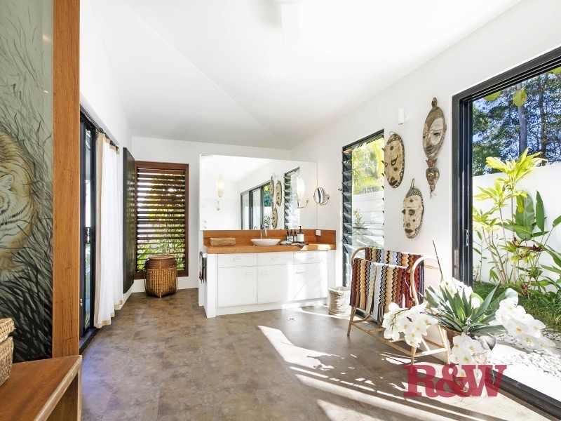 261 Dath Henderson Road, Tinbeerwah QLD 4563