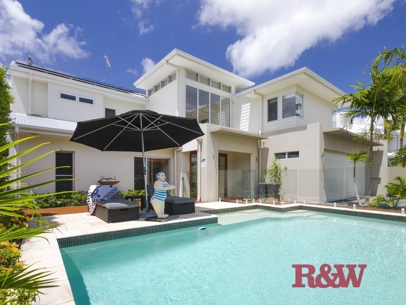 61 Wyuna Drive, Noosa Heads QLD 4567