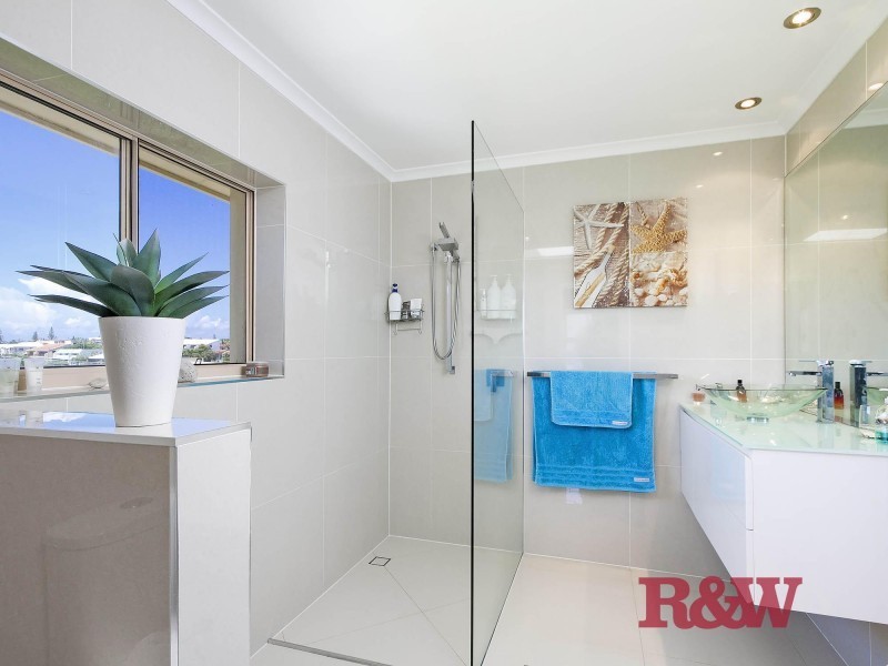 Apt 6/14 Sobraon Street, Sunrise Beach QLD 4567
